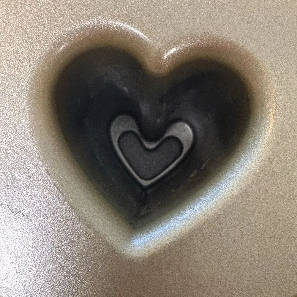 Nordic Ware Tiered Heart Bundt Pan Excellent Condition